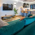 Vintage House Bella