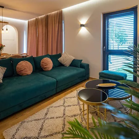 Vintage House Bella *