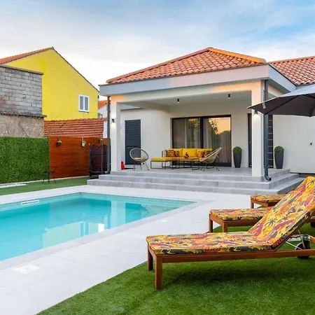Vintage House Bella Villa