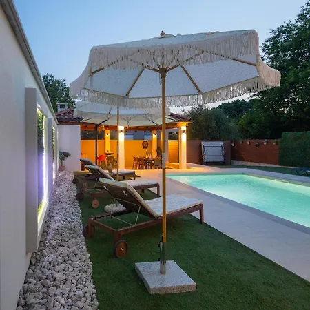 Vintage House Bella Villa
