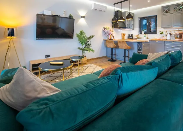 Vintage House Bella