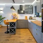 Vintage House Bella