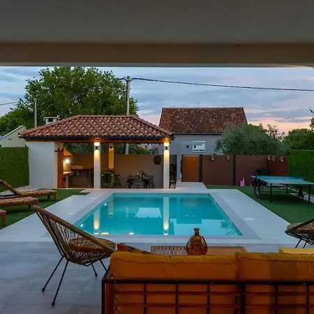 Vintage House Bella *