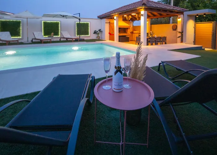 Vintage House Bella *